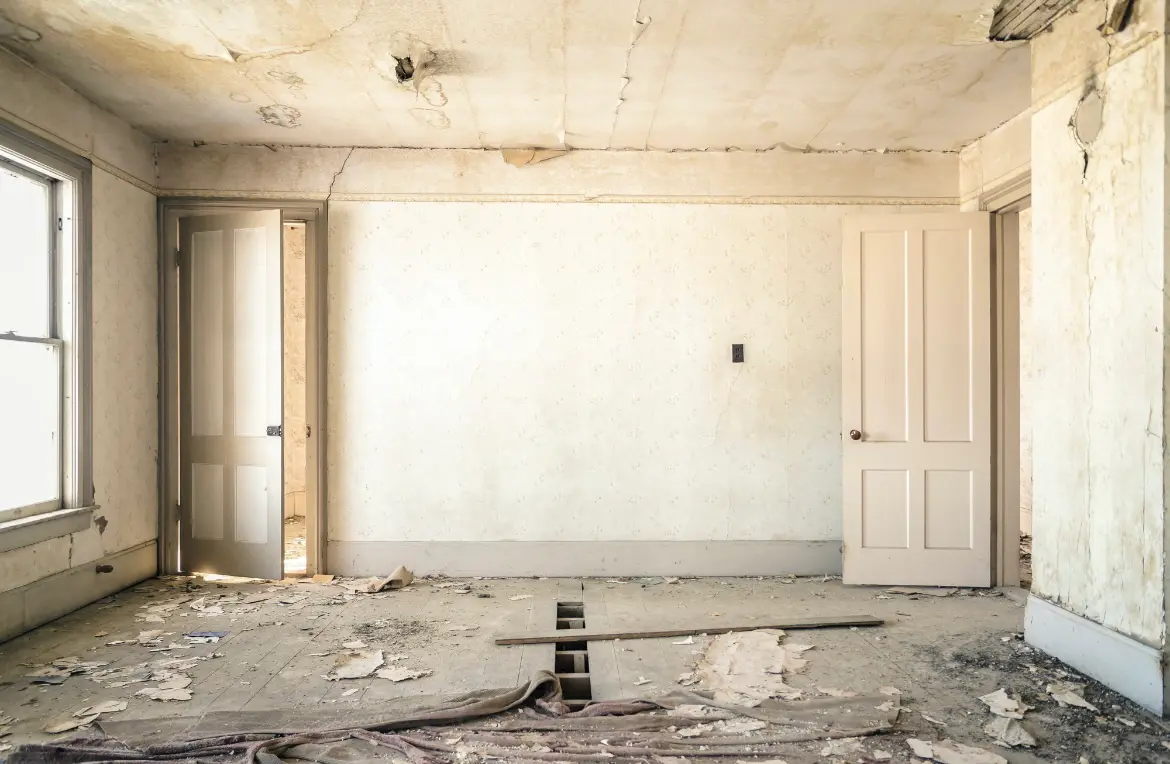 Waste disposal crew managing a cleanout project in Pembroke Park